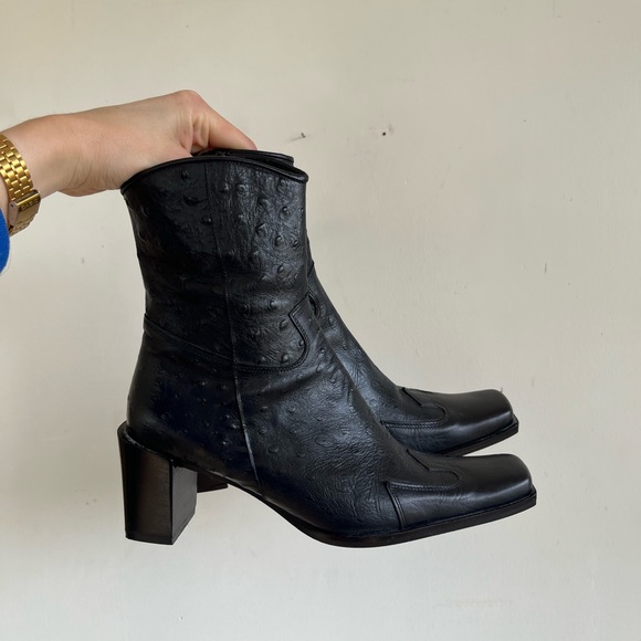 Black square toe boots - Bought in Italy - Picture 3 of 9